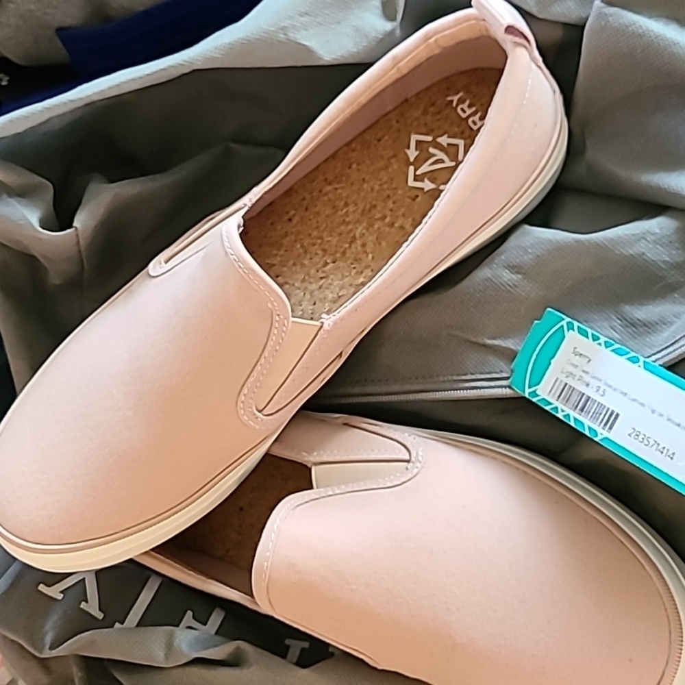🎈New Sperry slip ons🎈